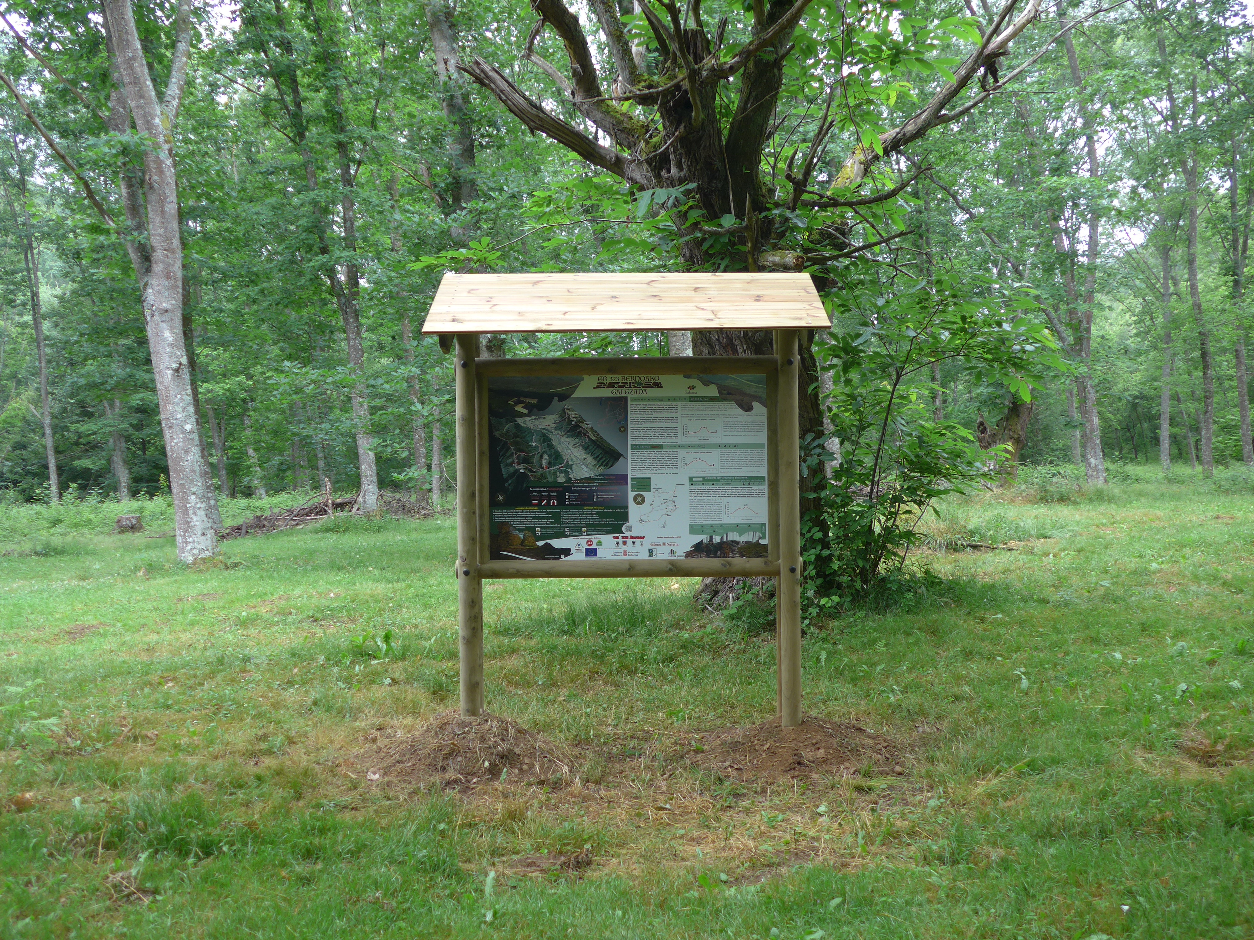 Panel de inicio, recorrido circular desde piscinas