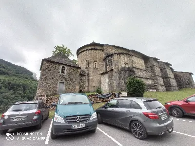 Sainte Engrace - Parking e iglesia