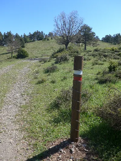 Baliza en zona de Larra
