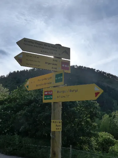 Poste próximo a Burgui
