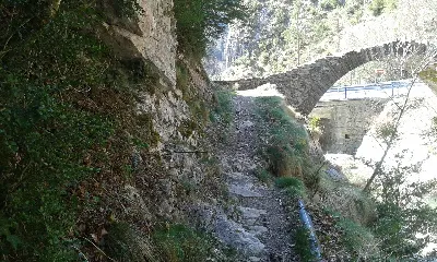 Antzinako bidea.Belaguako Ateak/Camino antiguo. Ateas de Belagua