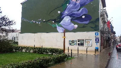 025
